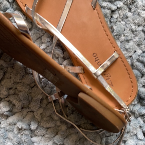 Silver metallic Roman sandals sz 6.5 - Picture 4 of 5